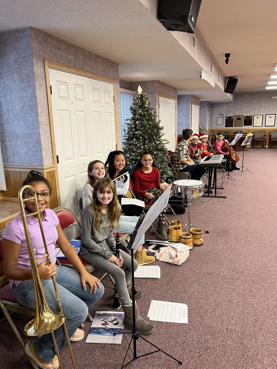 Ready to spread some Holiday Cheer with Grissom School Caroling for the people of Cheesequake Village <a href="/GrissomGator/">GrissomPrincipal</a> @OBSupCittadino