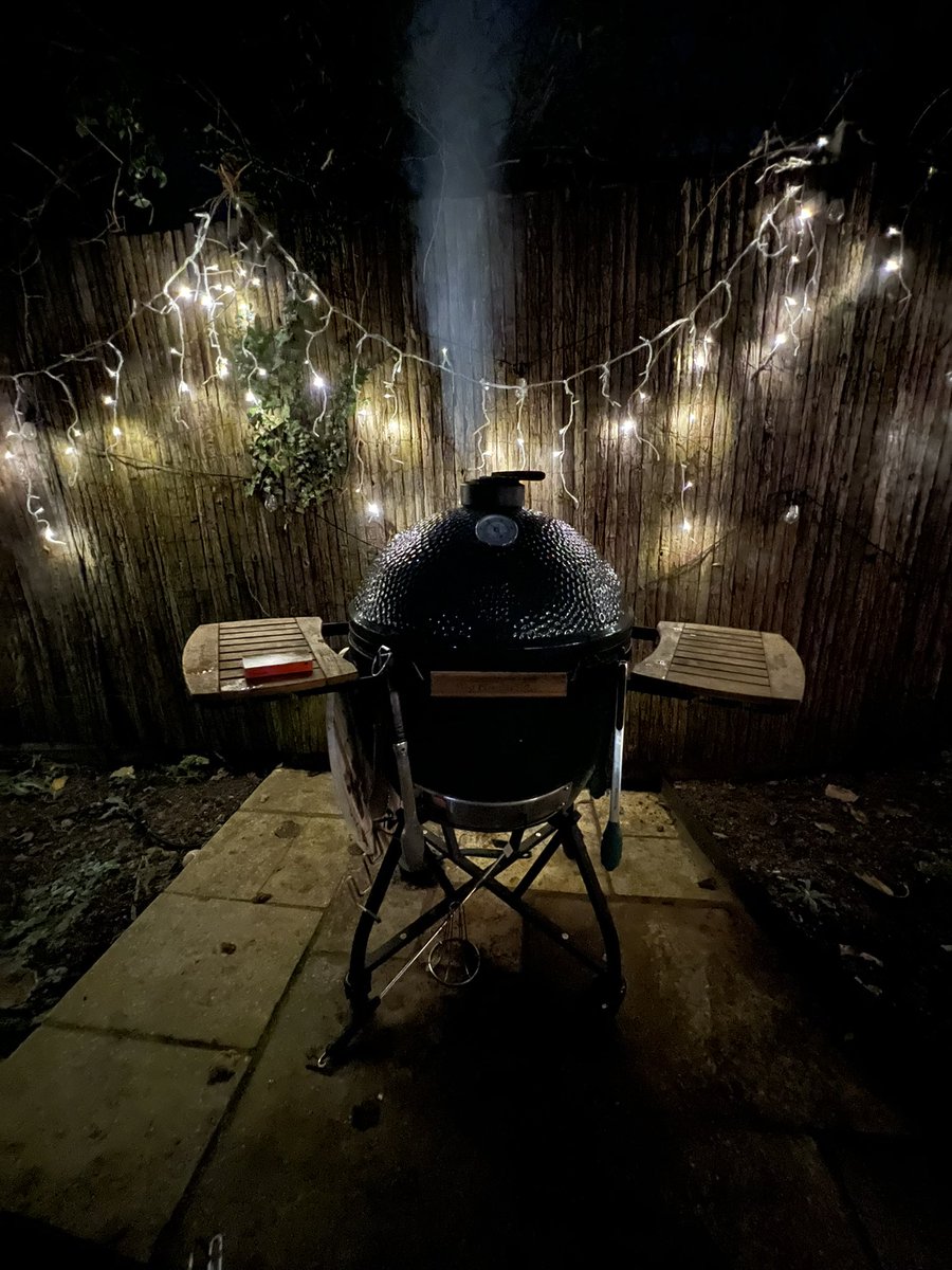 JurdRob's tweet photo. @BigGreenEggUK Winter is coming https://t.co/vIWhkzxkDu