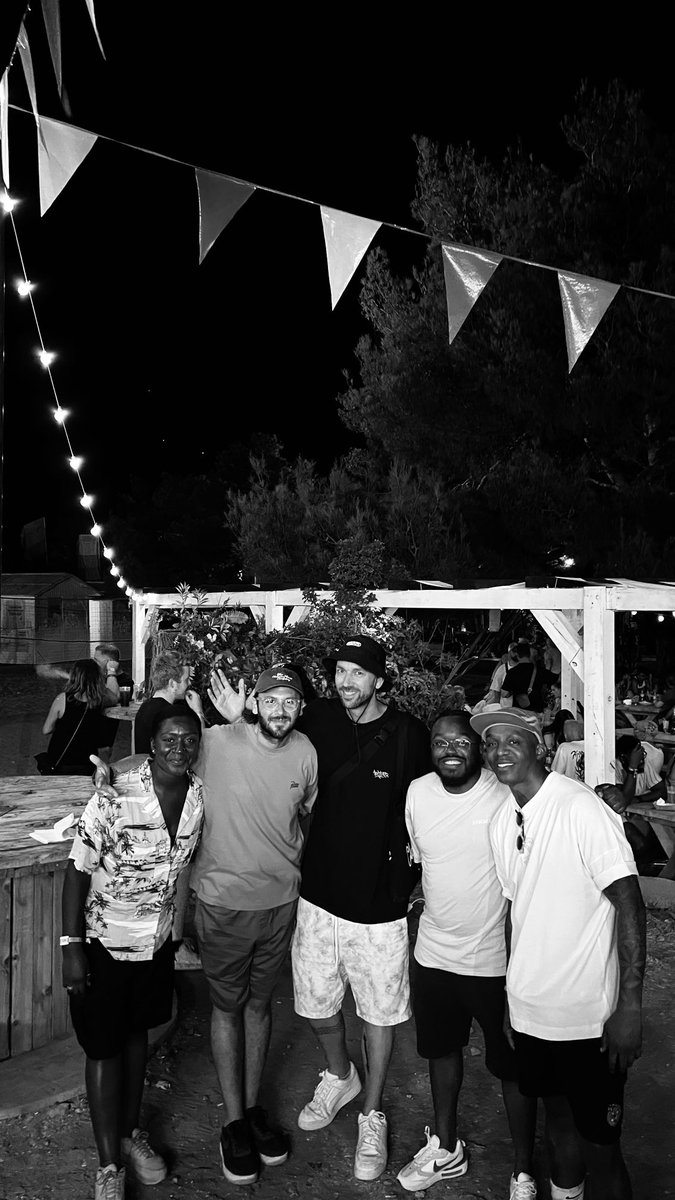 ⁦<a href="/KidFonque/">kid Fonque</a>⁩ show over the last 6 years and some mutual friends ⁦<a href="/SefKombo/">Sef Kombo</a>⁩ ⁦<a href="/DJKittyAmor/">Kitty Amor</a> &amp; ⁦<a href="/TommyTurbojazz/">Turbojazz</a>⁩ allowed this beautiful moment for me to happen this summer in Croatia!

Bringing beautiful souls together #selectivestyles Vv&amp;out