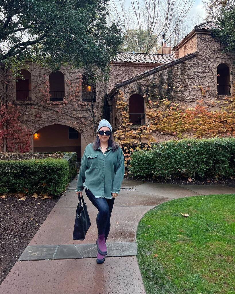 chelseapearl's tweet photo. Rain rain go away 🌧 This is the time of year my @spanx faux leather leggings are in the outfit rotation 3 times per week. I wear size L, grab them here and arrives before Xmas 💯 https://t.co/bHqggMwGGK

#ltktravel #spanxleggings #spanxstyle #wintero… https://t.co/Q6ViyoH0aY https://t.co/wFbpSoZheV