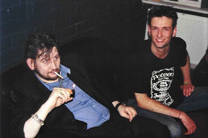 twittert officieel Shane MacGowan, you better get well soon you Godlike Genius! <a href="/Victoriamary/">@victoriamary</a>