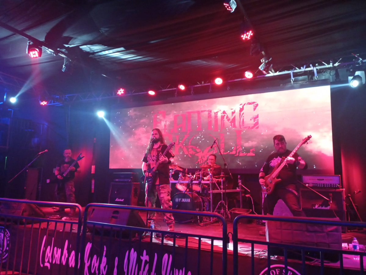 MetalFlaming's tweet photo. Gran noche, excelentes bandas y gran público 🤘 total #deathmetal, agradecimientos a relevent shows
#incendiandocraneos #colombiandeathmetal #livemusic #livesound https://t.co/qFvUl2ulP4