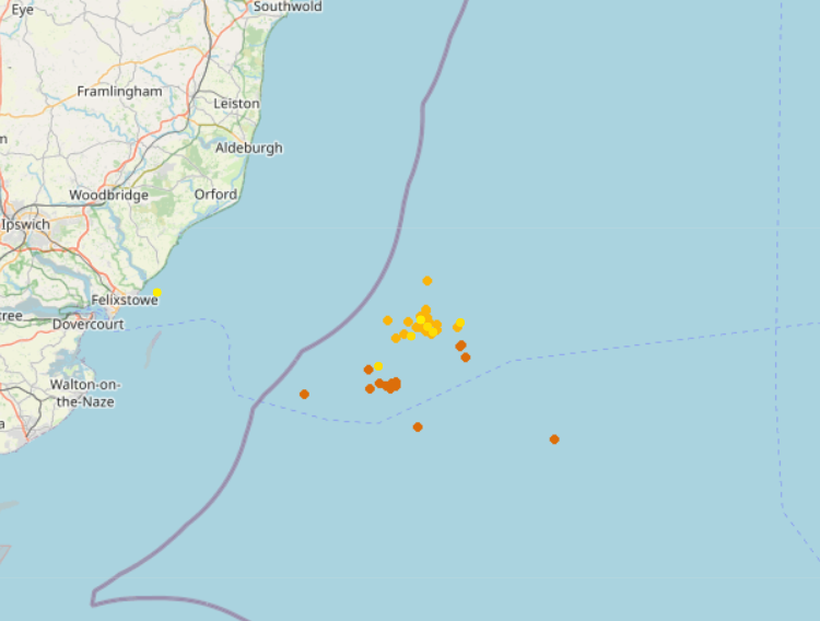 UK Thunderstorm Updates tweet media