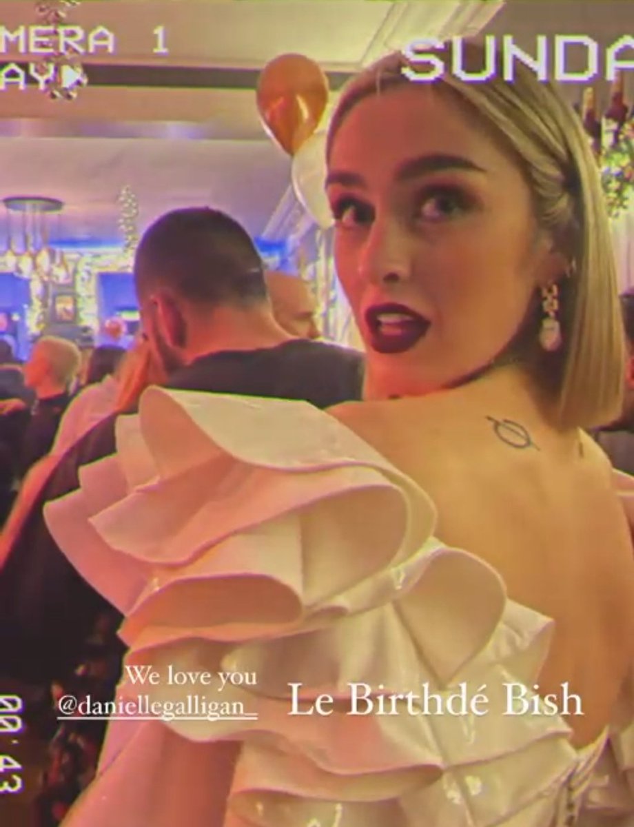 galliganupdates's tweet image. 🆕 Danielle Galligan during her birthday celebration🧡