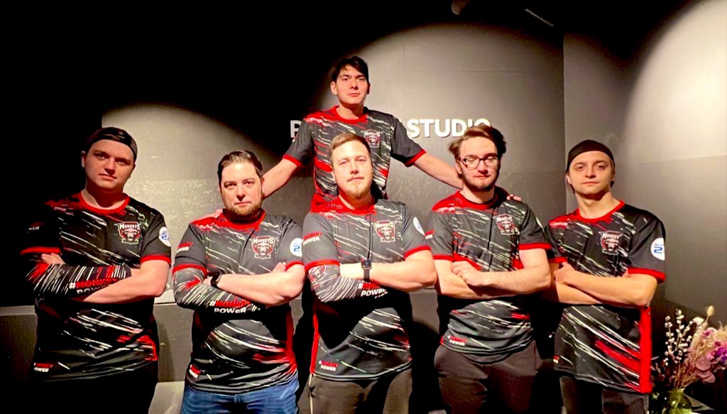 ger_monkeys's tweet photo. [#R6S][#MainTeam][#rcadiasiegechampions]

GGWP an @PlayingDucks! Wir beenden die RCADIA SIEGE CHAMPIONS mit dem 2. Platz 🔥

Wir bedanken uns bei allen Mitwirkenden und auch ein dickes GG an alle Teams und Gegner! 

#MonkeyPower https://t.co/xMNuV78U5R