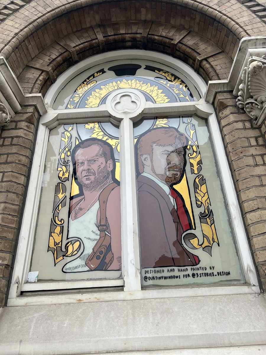 I love London at Christmas 🎄 🏴󠁧󠁢󠁥󠁮󠁧󠁿 
#london #Christmas #DieHard #diehardisachristmasmovie #BruceWillis #alanrickman <a href="/ourtinywindows/">Our Tiny Windows</a> <a href="/3Stories_Design/">3Stories</a>