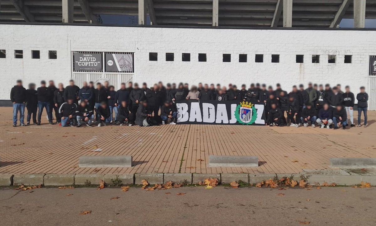 BadajozUltras's tweet photo. Tus ultras nunca fallan

Derby 11.12.2022 https://t.co/NR1yQsa3UC