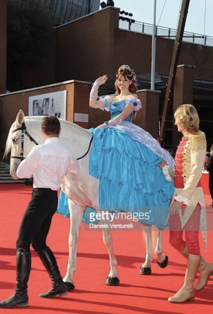 winxologist's tweet image. petition for the winx s9 promotion to look like this