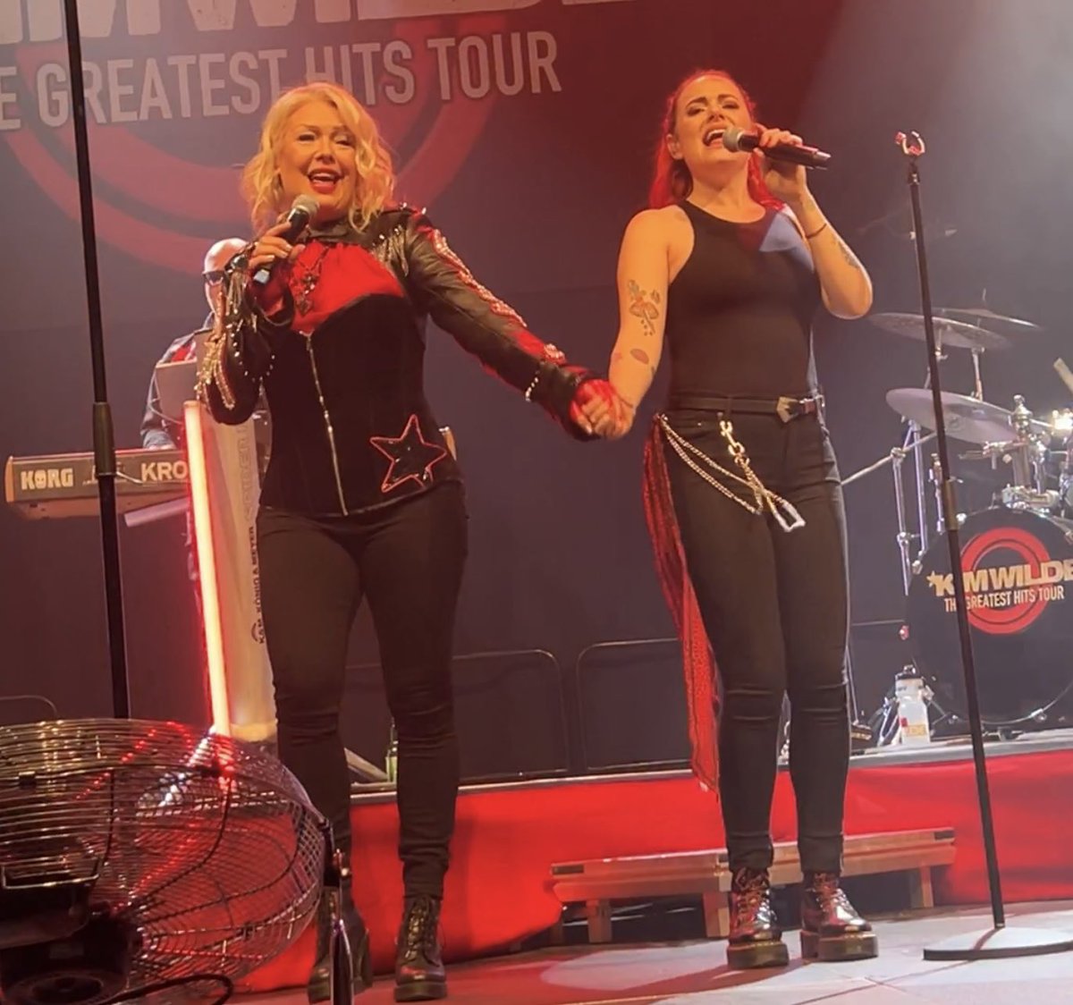 MM68DK's tweet photo. What an amazing final gig in Kristianstad So much Energy & Power💥⚡️⭐️🔈
The Atmosphere and your Moods were i Top. Such a plesure to join 3 times in Sweden👊💋🇸🇪🇩🇰🥳 I’m so thankful it has been possible to stand in front of you again. Thank you @kimwilde @wildericky #TeamWilde https://t.co/vuWA42JifK