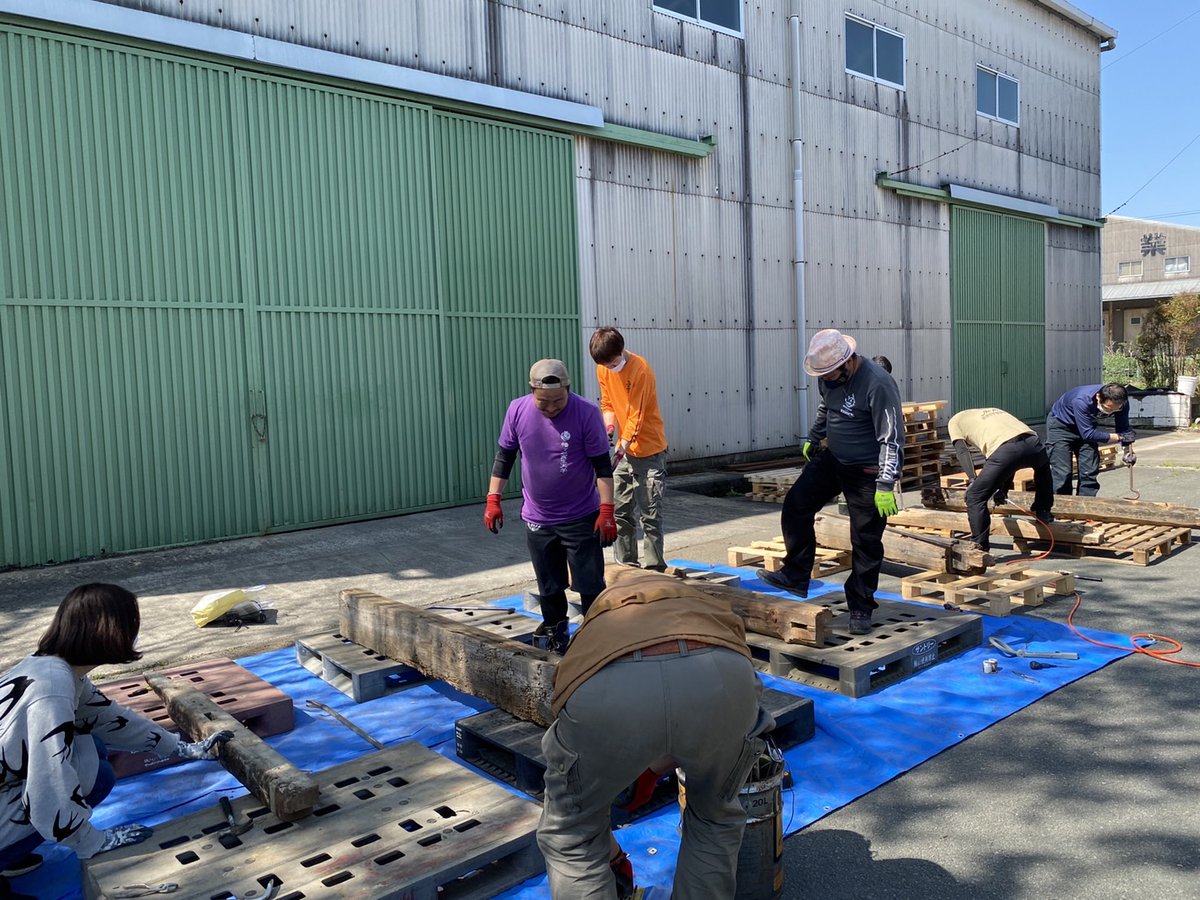 jishuren_kuma's tweet photo. 【募集】
2022年
12月18日(日曜)9時〜17時
福岡県大川市にて、餅つき及び #令和2年7月豪雨 で出た廃材を使ったワークショップを行います。
下記フォームよりお申し込み下さい。
https://t.co/YcdbbLdVlM
よろしくお願い致します!
#幡再
#九州自主練
#mash_room
#のはら農研塾 https://t.co/pyvLOOBDKI