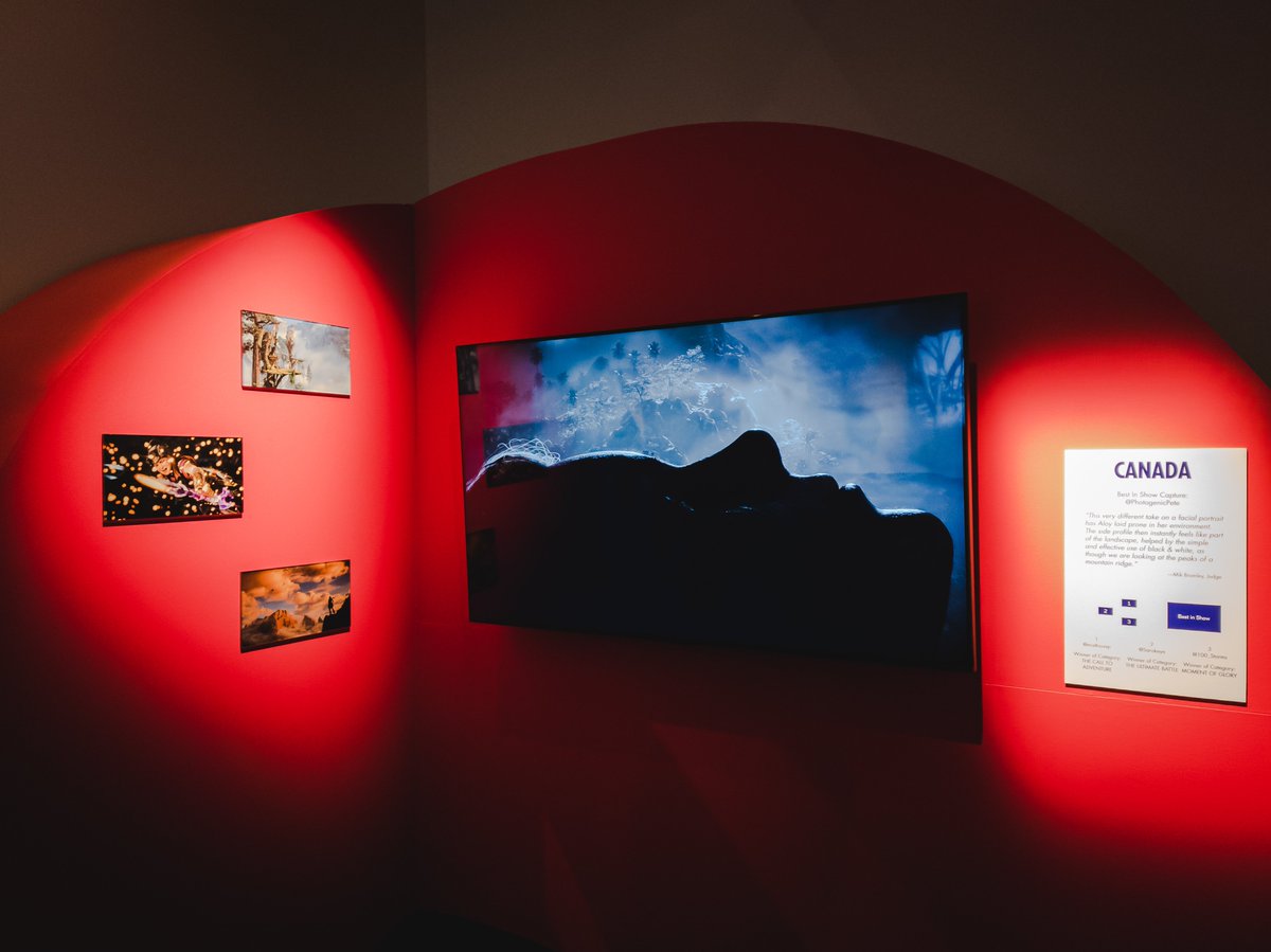 TheFourthFocus's tweet photo. Last night's Capture Point Gallery was amazing... #RedBullCapturePoint
The art looked so good on the walls, and it was fantastic to talk to such a range of people about VP! https://t.co/alZ6KRwmh4