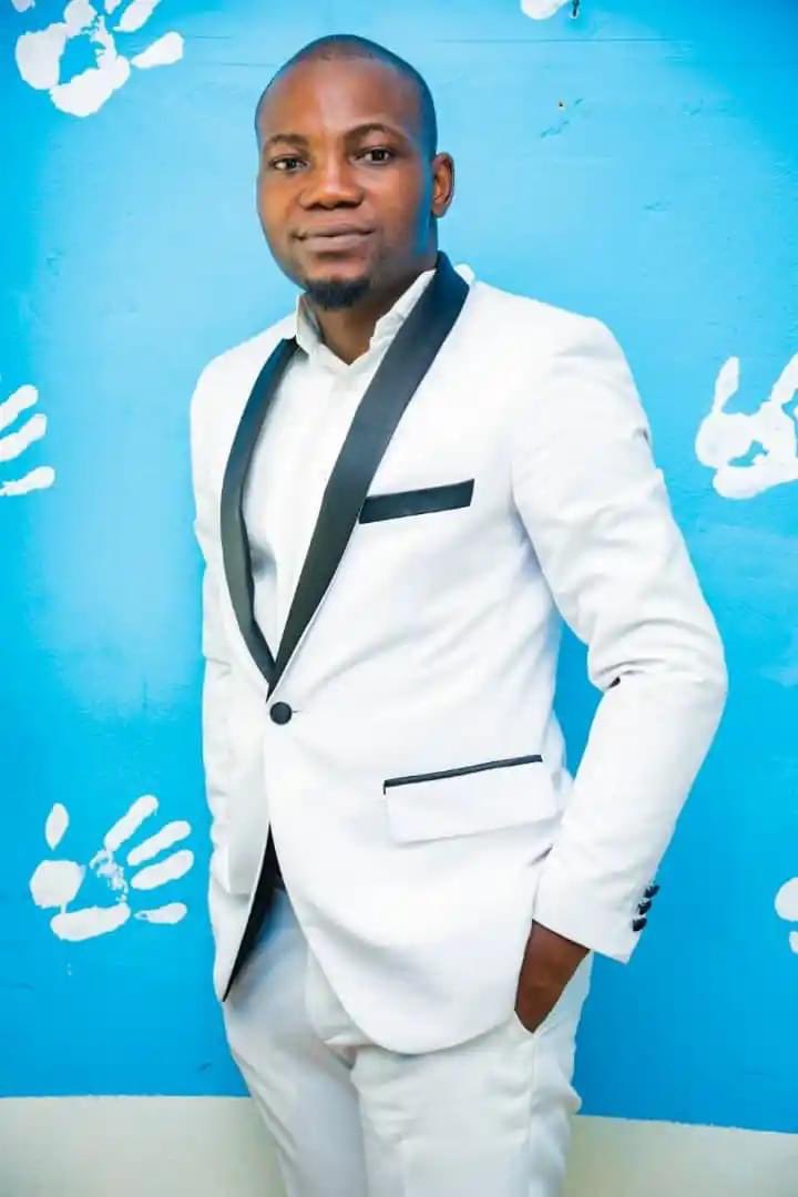 FestivalSlamouv's tweet photo. Le Social Média Manager du @FestivalSlamouv , Mr @elwingomo a dit: "Toutes les candidatures doivent être envoyées systématiquement sur le site du festival, en cliquant sur ce lien👉🏿: https://t.co/l6EwSwTihN , "
🥳Joyeux anniversaire 🥳
#festival #Festival_Slamouv #slamouv https://t.co/L3bv7sNocf