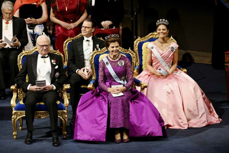 vpmdemos's tweet image. In Zweden is de uitreiking van de Nobel prijzen een gala gebeuren