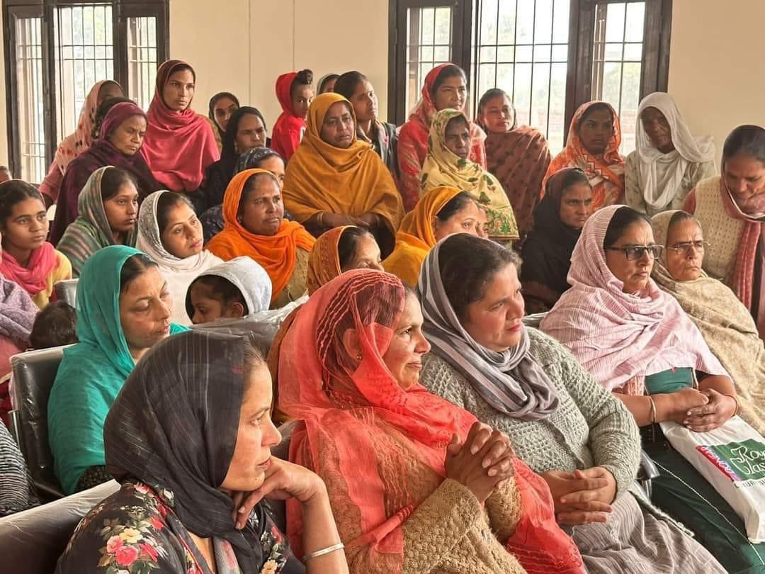 SimranjitSADA's tweet photo. Panjabi women are renowned for their acumen at arts &amp; handicrafts but Panjab’s rich handicrafts tradition has been ignored &amp; is close to being extinct.

Started women empowerment initiative in Sangrur by reviving our handicrafts to boost rural household economy &amp; Panjabi culture. https://t.co/iKk9anuxCP