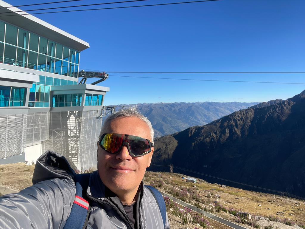 Una experiencia que se puede hacer ahora desde la Estación Loma Redonda a 4.045 msnm reactivada el día 9 de diciembre con la presencia del gobernador @JEHYSONGUZMAN y los alcaldes @araquejesus21 y @alcaldiabolivarianatovar2022. 2/3