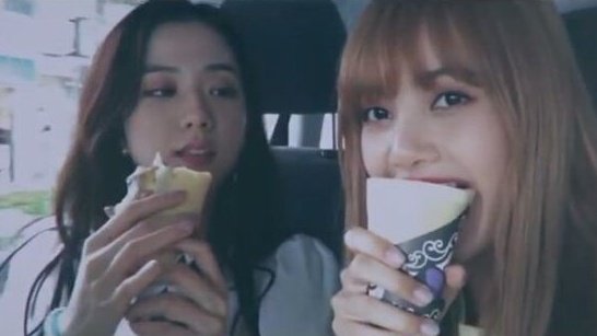 lisoopix's tweet photo. lisoo eating together through the years https://t.co/eg5oVN4SZ6