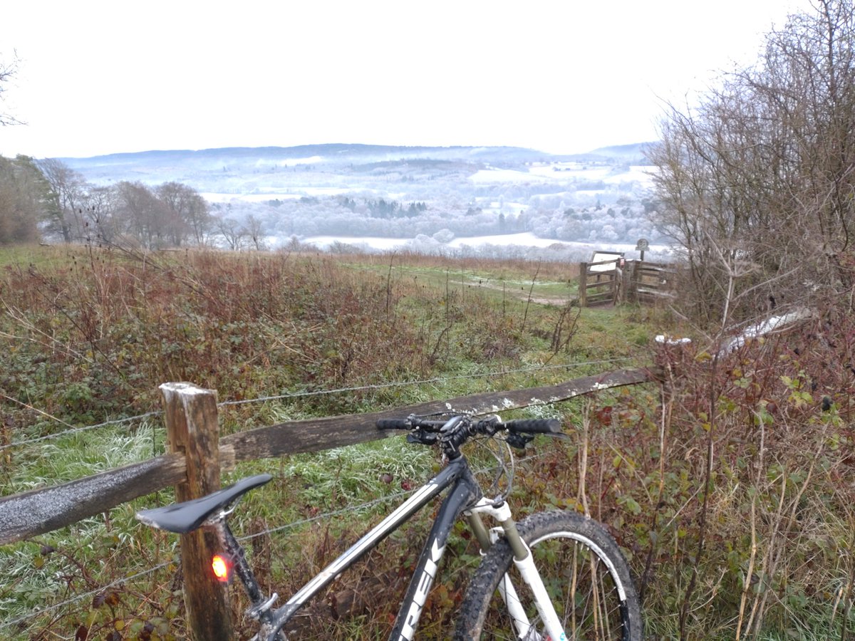 AndrewSalisbur2's tweet photo. Good to get out on the #mountainbike frosty @SurreyHillsAONB #WhiteDowns, #Ranmorecommon, #AbingerCommon https://t.co/CDuYqiZztC