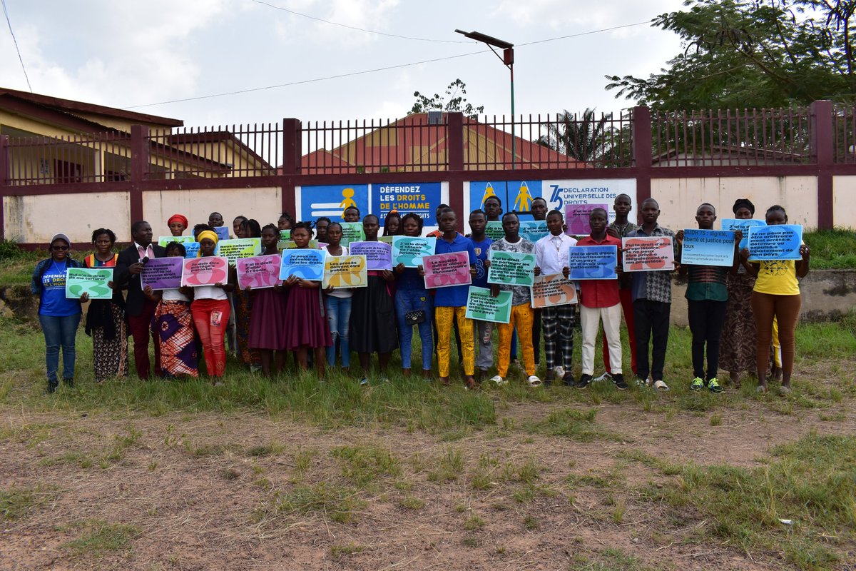 Onudhguinee's tweet photo. Célébration de la Journée Internationale des Droits de l'Homme à #Samoe inauguration des fresques et défile des 30 articles de la DUDH en presence des autorités. https://t.co/eFKvi8Xpbc