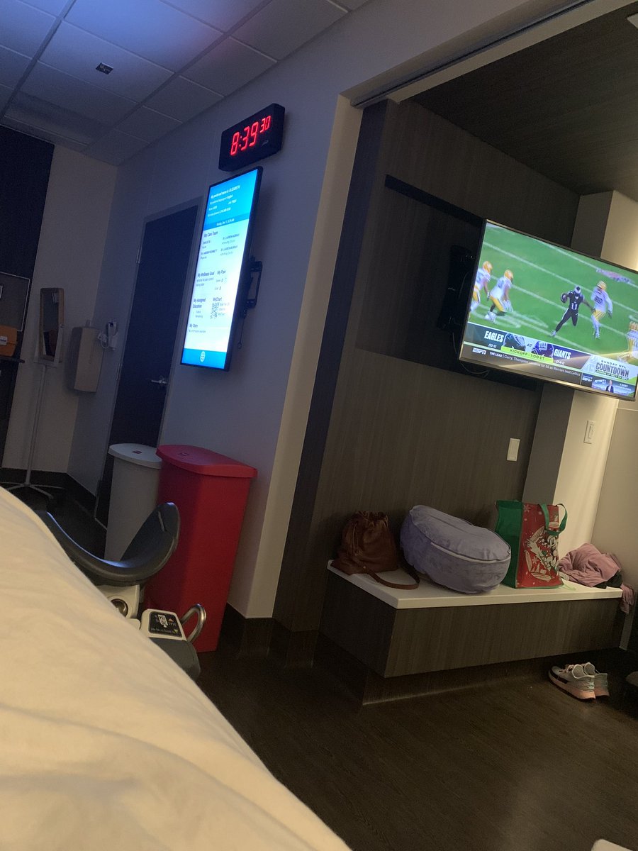 Well laboring &amp; watching <a href="/SportsCenter/">SportsCenter</a> only to find out my daughter will share a birthday with <a href="/samponder/">Samantha Steele Ponder</a> ❤️ 🎉