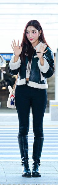 ArabHanChowon's tweet photo. 221211 - خبر

تشوون والعضوات في مطار انتشون متجهيين الى اليابان من اجل حفل AAA 🤍

 #Chowon #Lightsum  @CUBE_LIGHTSUM #초원 https://t.co/AeNtlnCvF6