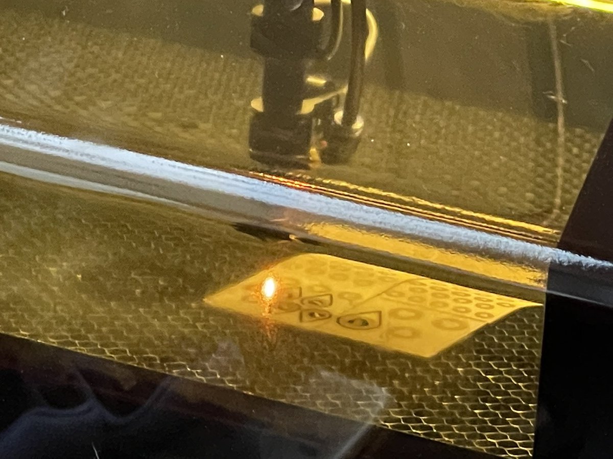 Flexicoder's tweet photo. Location pins, trying different sizes 🤞🏻#LaserCutting #OMTech https://t.co/swywTMj6gH