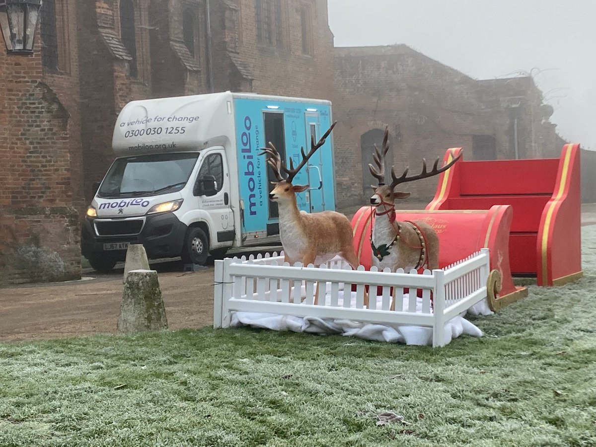 Mobiloo Tamsin is feeling festive at the <a href="/starlight_uk/">Starlight</a>  Christmas Party today 🎅

#Mobiloo #ChangingPlaces