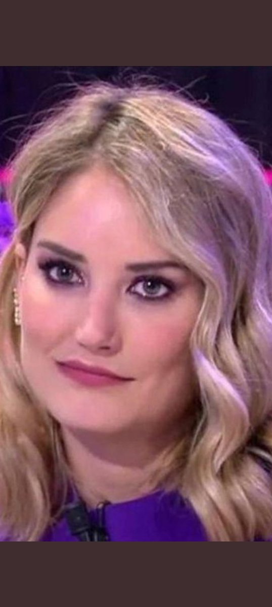 Ojo con esta mujer para los hombres casados  venden todo lo que sea por una horas de fama el que este con ella no le vaya dar vino por se le abre las piernas. #YoMeRebelo11D