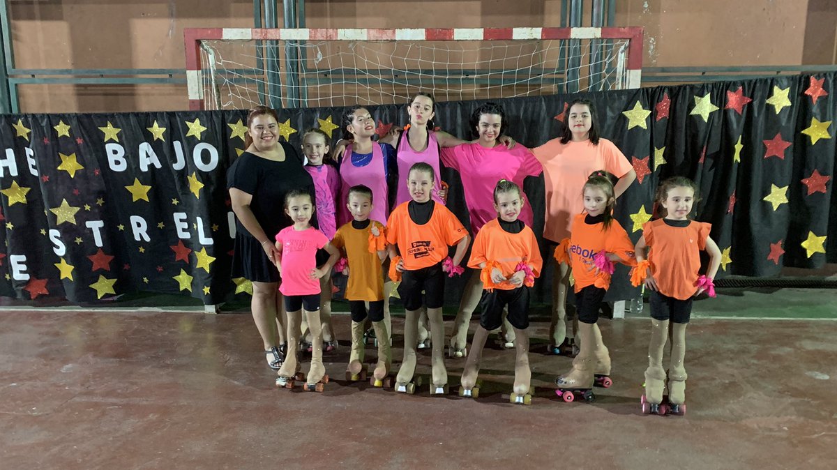 fedejugando's tweet photo. Cerramos el año de patín 🛼 #FEDEBA con nuestras niñas, en familia y con la visita del #DirectorDeDeportes del @gcba @DeportesBA @GaSantagata! Estado y tercer sector trabajando en la inclusión deportiva! 👏👏👏🇦🇷 https://t.co/FwofNVLC0M