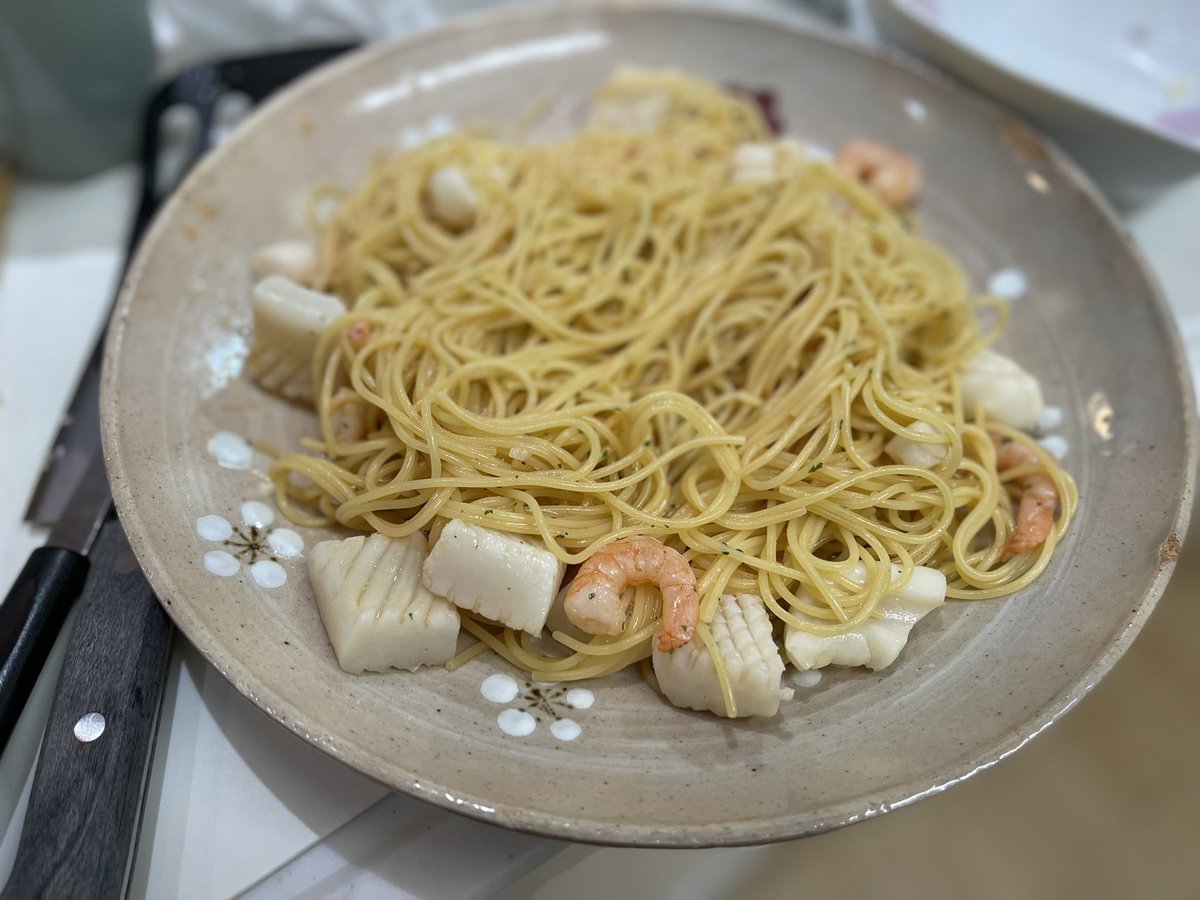 作ったぜぇぇ。
日曜日のお料理も気分転換に最高。
簡単だし、買い物からモチベ上がるのがいいなぁ。プチっとのあさり&amp;ホタテ、結構レアなんだもん。

美味かったです！

#やばいペスカトーレ 
#ワンパンクラブ