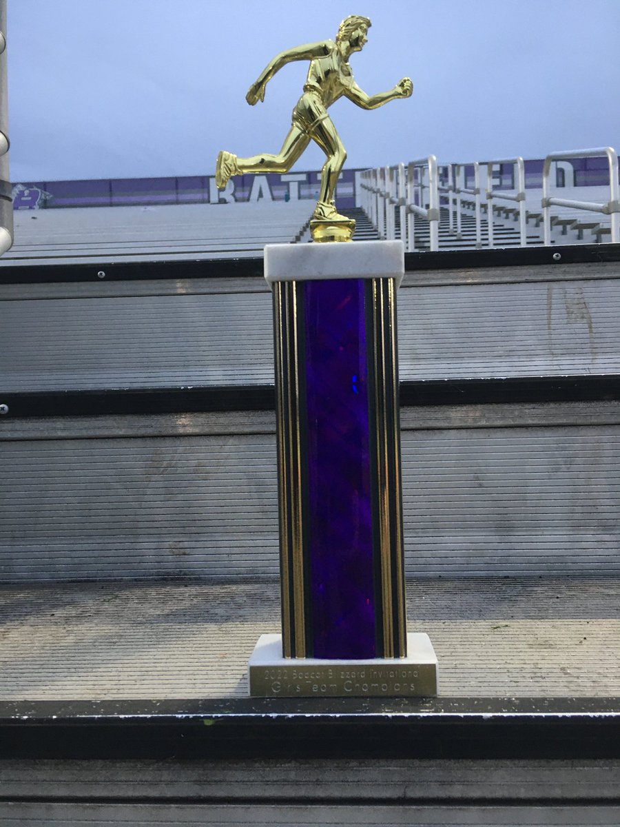 MsRoz_teacher's tweet photo. Girls won the Bobcat Invitational! It was an amazing team effort from runners, jumpers, and throwers! #GoGenerals @werunWL @WLHSAthletics https://t.co/QcEA2KOtzr