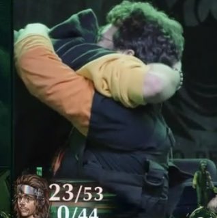 kaiserIand's tweet photo. o luis não se aguentando de chorar e pedindo um abraço pro guaxi me lembrou demais o luba indo abraçar o cellbit naquele dia…

não aguento mais, tchau. https://t.co/N4O5ANazkn
