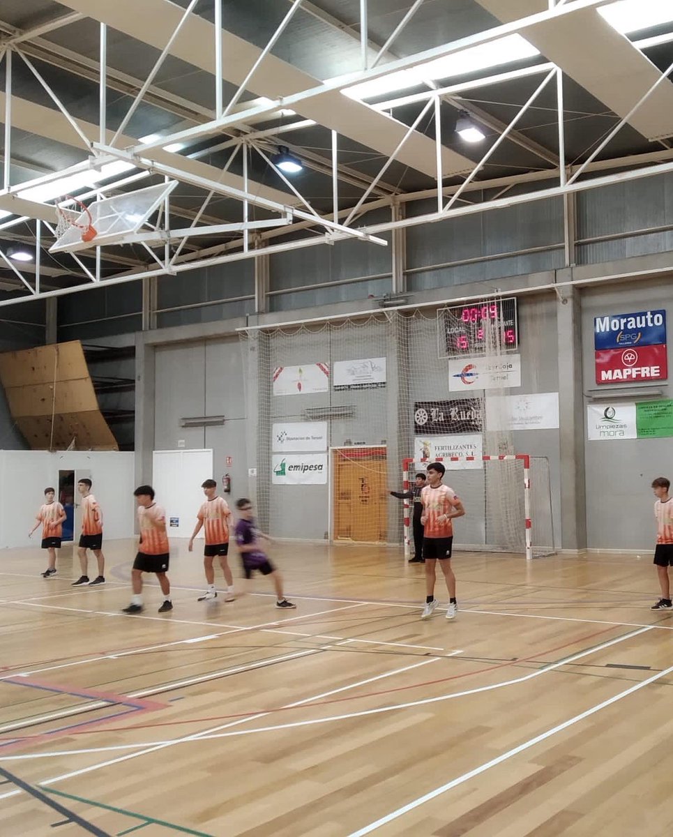 monzon_bm's tweet photo. 10/12🤾🏻‍♂️
El cadete estuvo cerca llegando a empatar a 15 al descanso. Por su parte, el infantil ganó su primer partido de la segunda fase.

¡Seguimos!.

#balonmanomonzon #centrodeportivomonzon #monzon #cincamedio # https://t.co/vRc0FwH8Mo