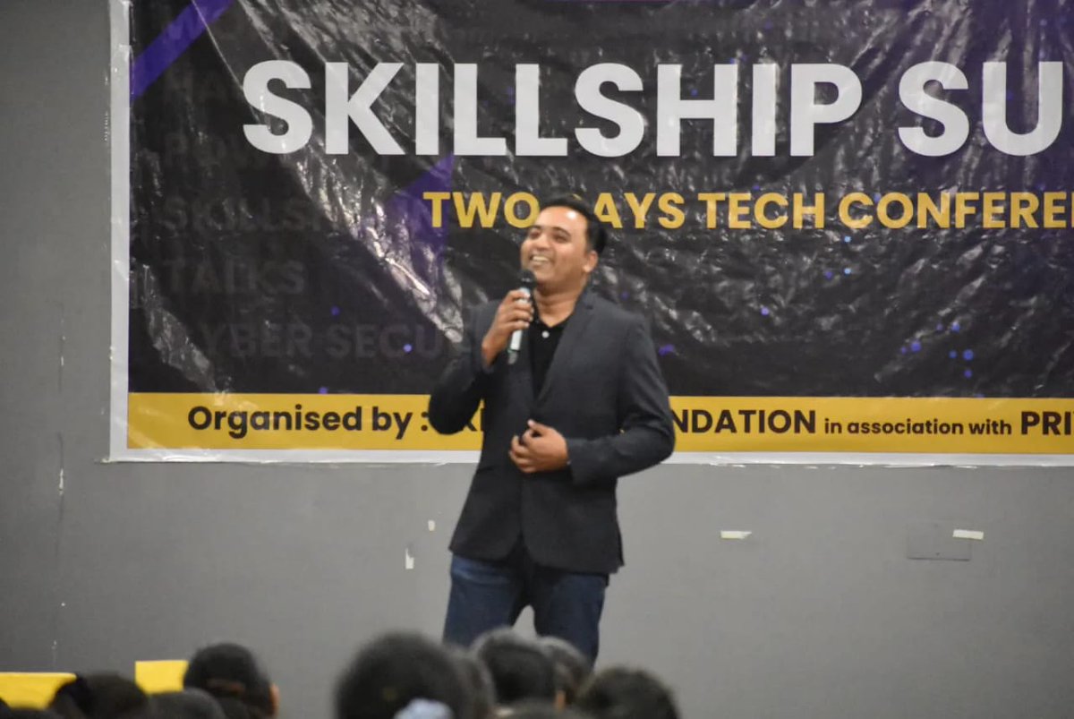 SkillshipSummit's tweet photo. Thinking beyond imagination of people's thinking.. Workshop on Design thinking.. 

It was an interactive and engaging session where participants have asked questions and interacted with the speaker.

#skillshipsummit2022 #thinking #design #workflow #pattern 
By : @DesignMandal https://t.co/dK68BfeQ0s