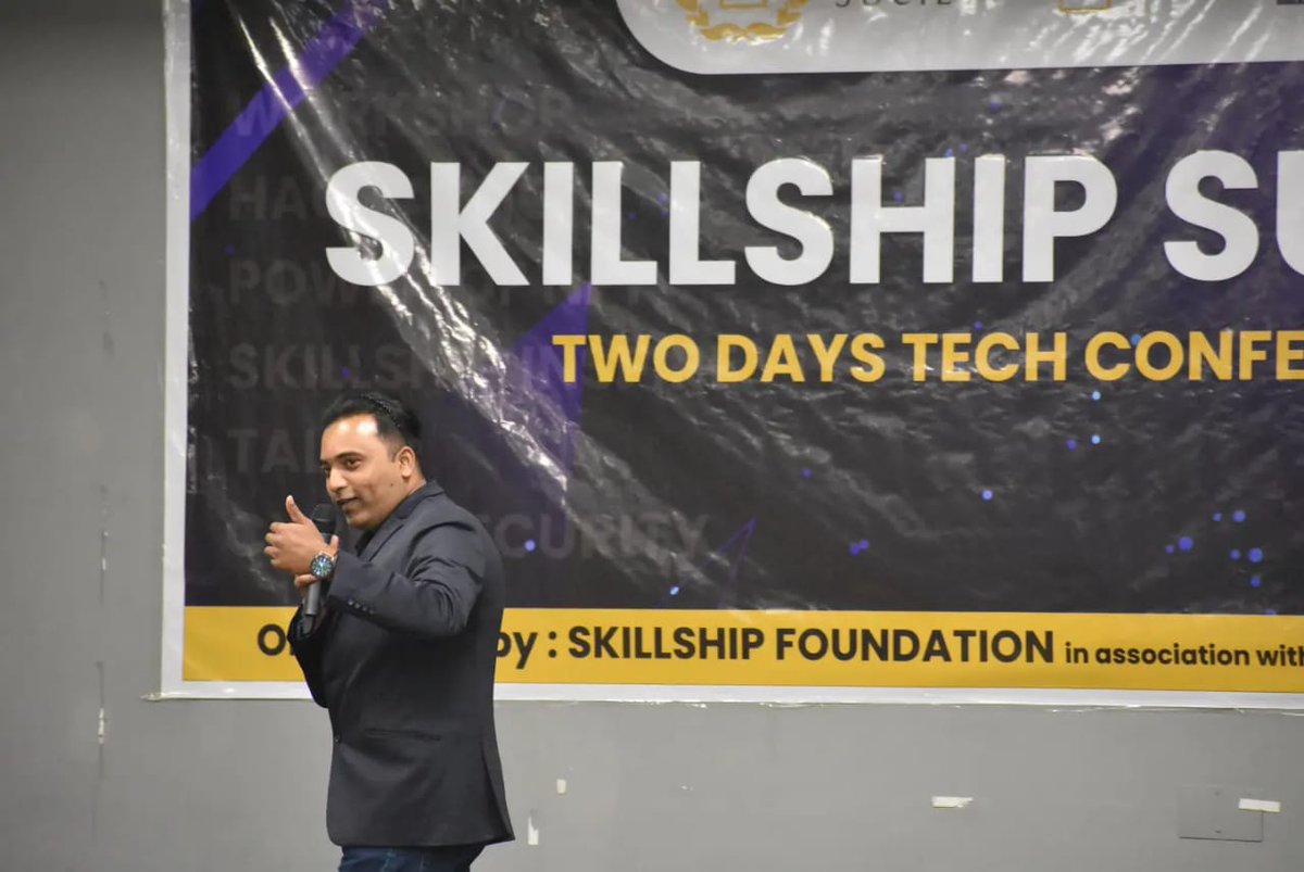 SkillshipSummit's tweet photo. Thinking beyond imagination of people's thinking.. Workshop on Design thinking.. 

It was an interactive and engaging session where participants have asked questions and interacted with the speaker.

#skillshipsummit2022 #thinking #design #workflow #pattern 
By : @DesignMandal https://t.co/dK68BfeQ0s