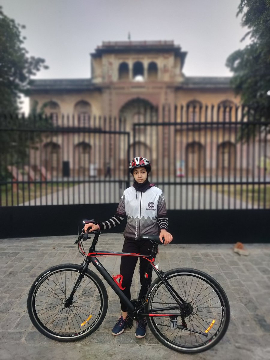 DPRdelhi's tweet photo. Sunday Funday 🤘
#delhipedalersandrunners #cycling #bicyclemayordelhi #sundaymorning #saadidilli #morningride #FunDay https://t.co/03Dw4QYlMV
