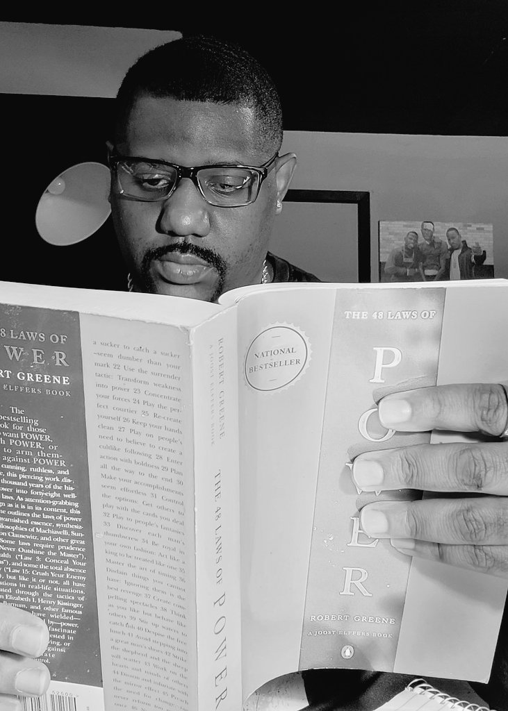 MikeCDaChamp1's tweet photo. They chase popularity and acknowledgement. I seek knowledge and generational purpose. 
#MikeCDaChamp #lifequotes #champion https://t.co/kgbUv9uqfP