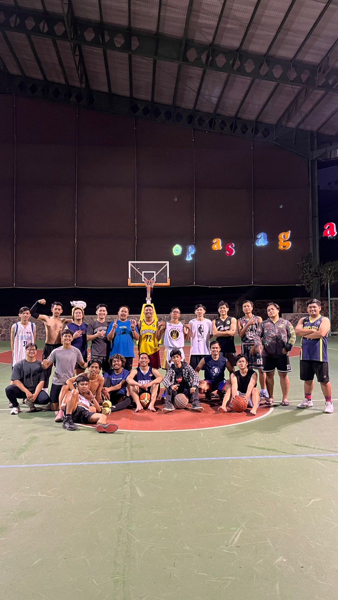 BasketColleague's tweet photo. Update foto jam segini biar apa? Biar byur~ https://t.co/3zMnkQq4o7