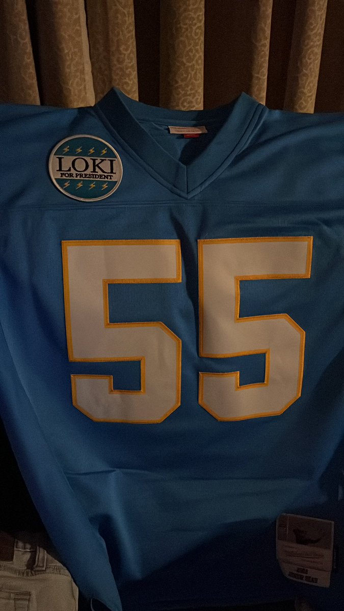 GuidebookBeats's tweet photo. Rocking the powder blue #mitchellandness #jrseau jersey with that @fuegotejano89 patch #boltup https://t.co/ieaSKv7Vs6