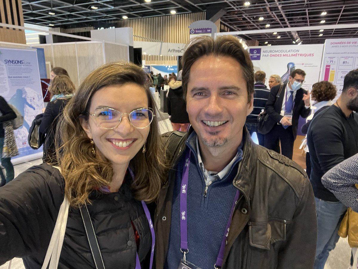 epirheum's tweet photo. Quand tu tombes nez à nez sur Monsieur #Spa Montpellier , ton ancien chef de clinique @cedricluckas 

Ça mérite un Selfie 🤩

#SFR22 #facetofacemeeting #timefly https://t.co/G0x34Xunii