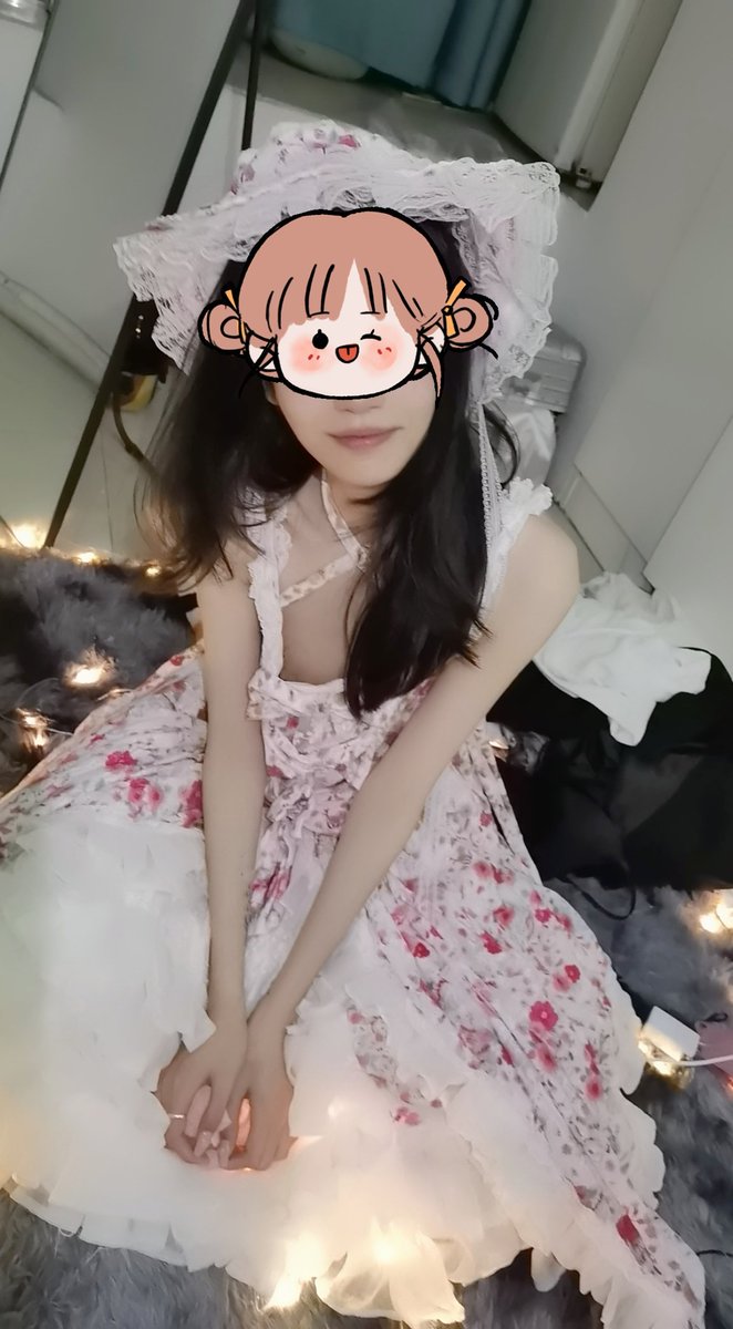 xxtaiyangyang's tweet photo. 刚刚舍友教了半天终于会玩了。 这就是墙外的世界吗 https://t.co/IHf2jYzIMK