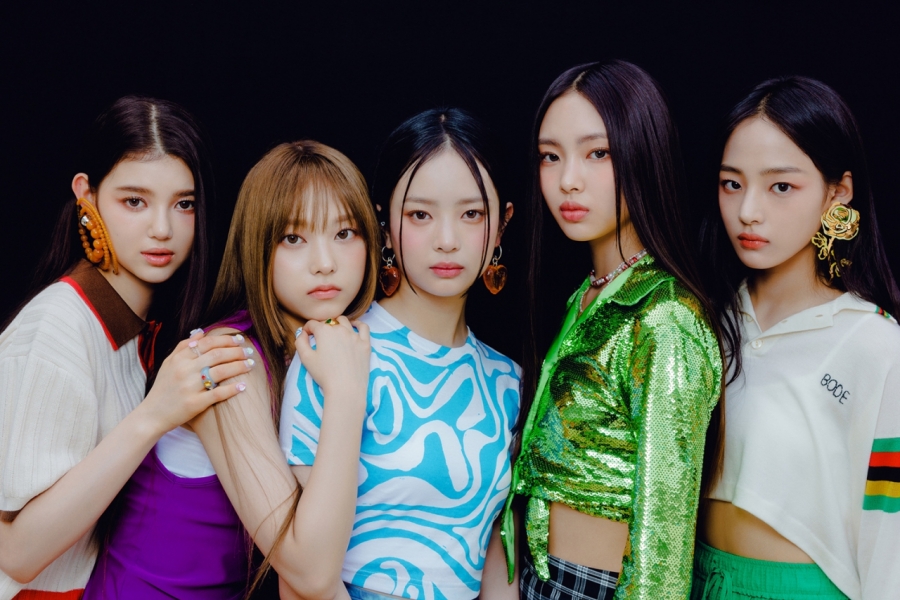 soompi's tweet image. #NewJeans Drops 1st-Ever Comeback Teasers For "OMG" And "Ditto"
soompi.com/article/155811…