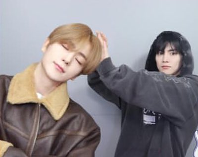 ㅅㅂ ㅠ ㅠ
개웃겨 눈은 똑같음