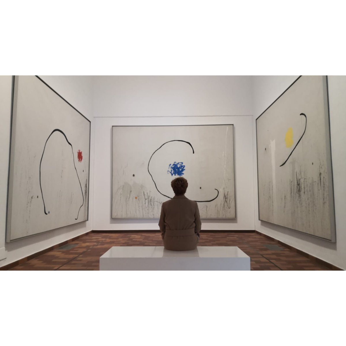 artxtu's tweet photo. Qui es resisteix a entrar a la @fundaciomiro i no visitar les grans obres del mestre encara que vagis a veure la temporal de #paulklee??? https://t.co/u7EihwMGya