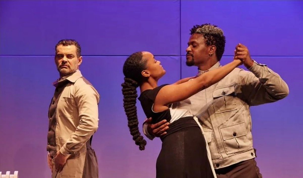 CCBB_RJ's tweet photo. TEATRO | Última semana de “12 Anos ou A Memória da Queda”! #UltimosIngressos
Conheça a história impactante e real de Solomon, um homem negro, que após aceitar um trabalho que o leva a outra cidade, é sequestrado e escravizado por 12 anos. https://t.co/BFVggNjDsi