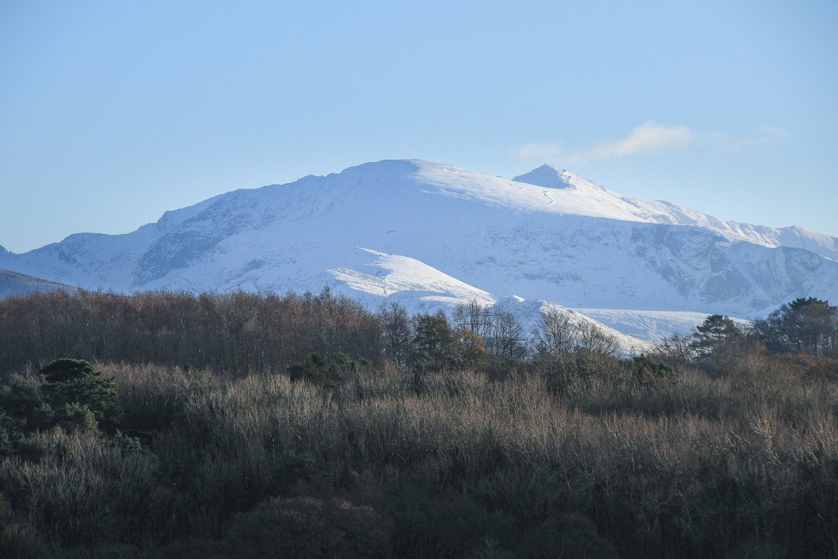 The Welsh mountains glistening in the winter sunshine 📸🏴󠁧󠁢󠁷󠁬󠁳󠁿
@S4Ctywydd @DerekTheWeather @liamdutton @kelseyredmore @Ruth_ITV @visitwales @NWalesSocial @BBCWthrWatchers @bbcweather @AP @CanonUKandIE @itvwxWales #photo #winter #snow #mountains #NorthWales #MenaiBridge #Anglesey