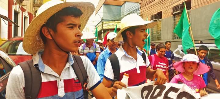 FNCParaguay's tweet photo. #DiaDeLosDDHH
"A toda la juventud, a las mujeres y compañeros de diferentes sectores: vamos a organizarnos, a agarrarnos de las manos para construir una garantía para el pueblo, porque la única esperanza es el pueblo organizado".
Teodolina Villalba, secretaria gral. #FNC https://t.co/8vS2vkA1RP