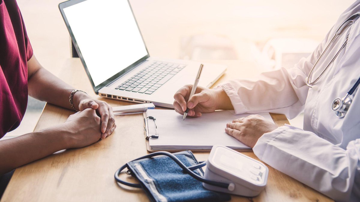 UWaterloo's tweet photo. RelayMD was one of four finalists to receive $5,000 at @UWVelocity's $5K Pitch Competition in November. This start-up is improving the specialist referral process for healthcare practitioners, leading to positive outcomes for patients. 

https://t.co/VIfi35GGiF | #UWaterlooNews https://t.co/2nuBFfo6M4