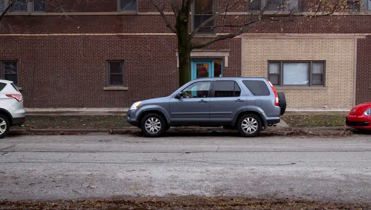 Man Parallel Parking Tries To Leave Enough Room Between Cars To Infuriate Other Drivers Into Just Giving Up bit.ly/3FctsMH