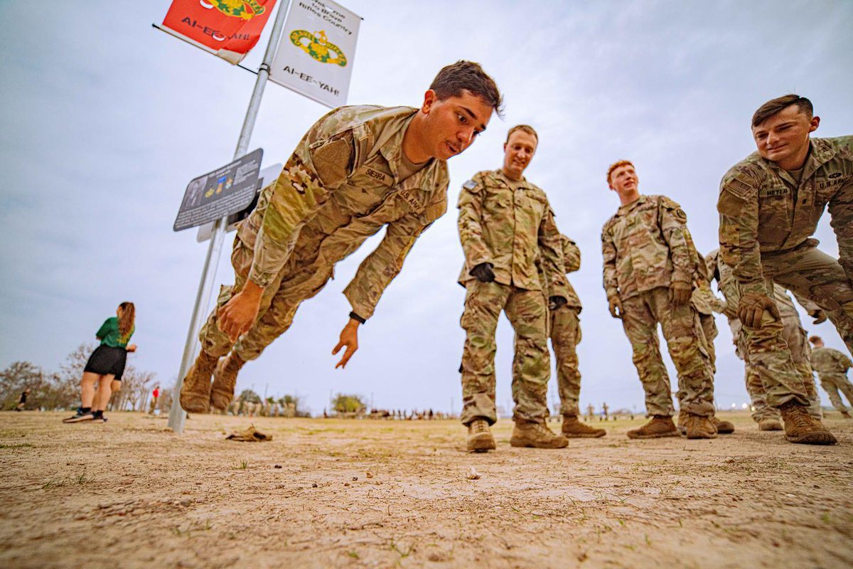 1stCavalryDiv's tweet photo. Congratulations to Scalpel Troop, RSS, 3CR, Regimental Support Squadron "Muleskinners" - 3d Armored Cavalry Regiment for taking the win at the last Brave Rifles Competition of 2022!
#FirstTeam | #LiveTheLegend | #bigyellowpatch | #WinningMatters https://t.co/h2kue1EjhJ