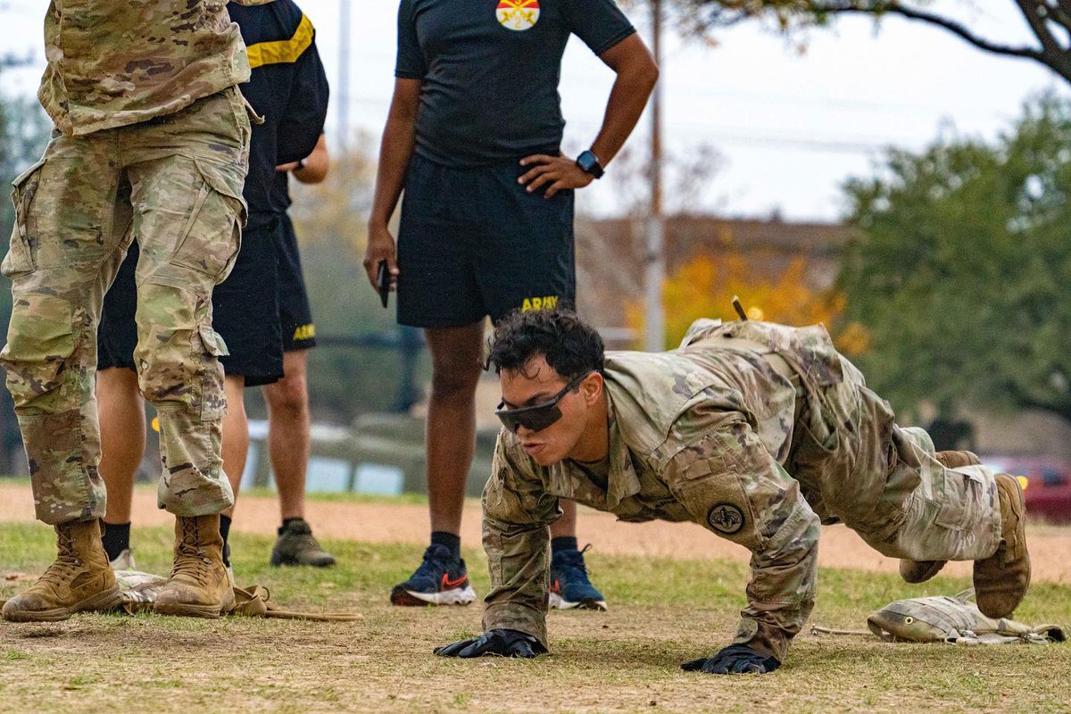 1stCavalryDiv's tweet photo. Congratulations to Scalpel Troop, RSS, 3CR, Regimental Support Squadron "Muleskinners" - 3d Armored Cavalry Regiment for taking the win at the last Brave Rifles Competition of 2022!
#FirstTeam | #LiveTheLegend | #bigyellowpatch | #WinningMatters https://t.co/h2kue1EjhJ